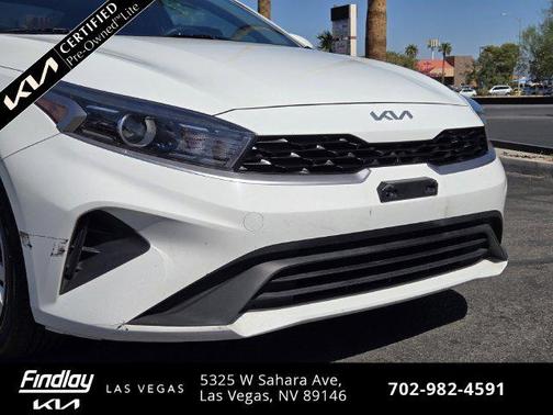Clear White 2022 Kia Forte FE