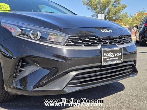 Aurora Black 2024 Kia Forte LXS