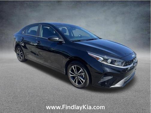 Aurora Black 2024 Kia Forte LXS