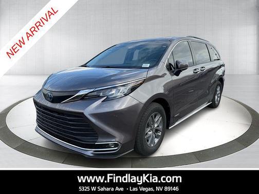 2021 Toyota Sienna XLE 8 Passenger