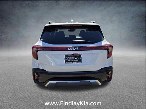 Snow White Pearl 2026 Kia Seltos EX