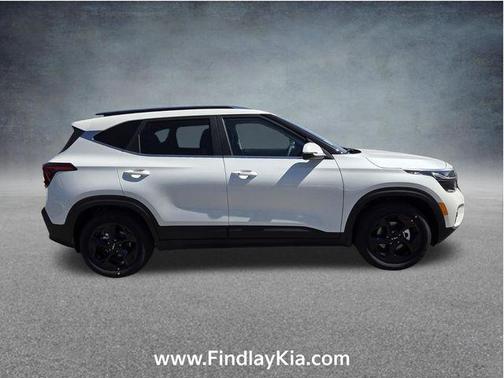Snow White Pearl 2026 Kia Seltos EX