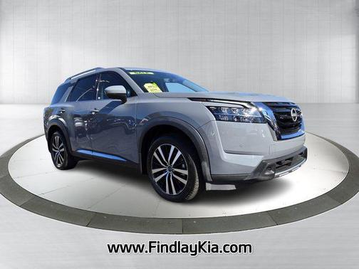 2023 Nissan Pathfinder Platinum FWD