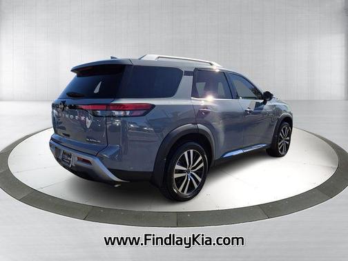 2023 Nissan Pathfinder Platinum FWD