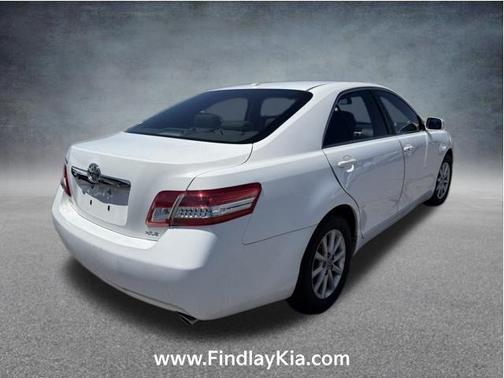Super White 2011 Toyota Camry XLE