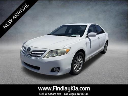 Super White 2011 Toyota Camry XLE