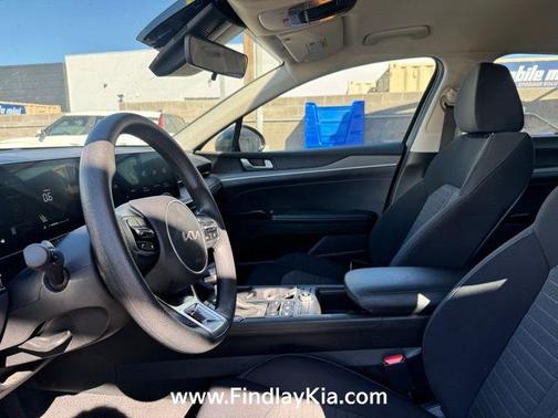 2025 Kia K5 LXS