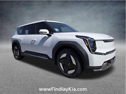 Glacial White Pearl 2026 Kia EV9 Light Long Range