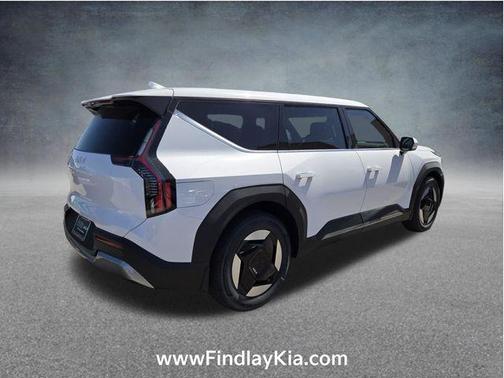 Glacial White Pearl 2026 Kia EV9 Light Long Range