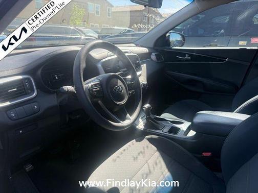 Titanium Silver 2017 Kia Sorento LX