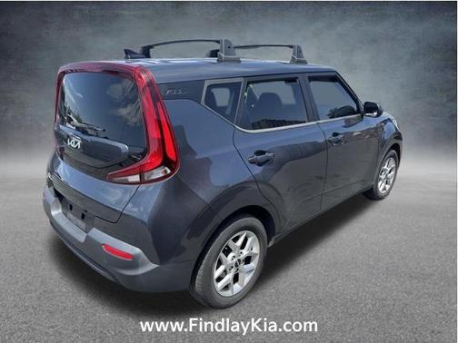 Gravity Gray 2022 Kia Soul LX