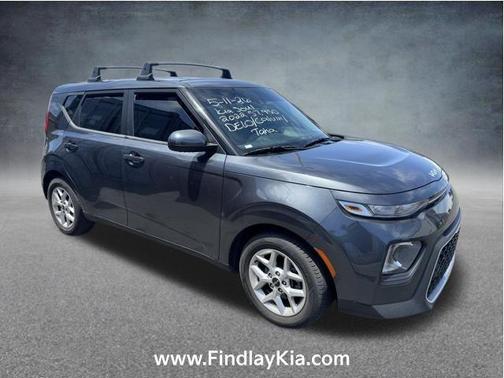 Gravity Gray 2022 Kia Soul LX
