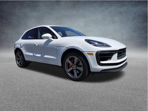 Carrara White Metallic 2022 Porsche Macan Macan