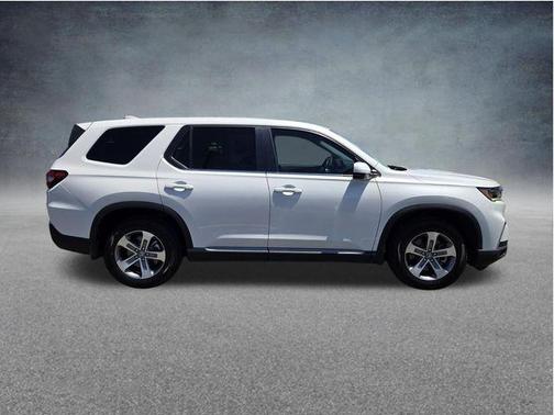 Platinum White Pearl 2023 Honda Pilot 2WD EX-L 8 Passenger