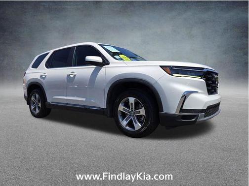 Platinum White Pearl 2023 Honda Pilot 2WD EX-L 8 Passenger