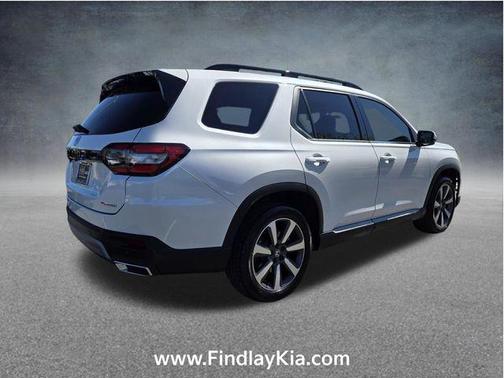 Platinum White Pearl 2024 Honda Pilot Touring 8-Passenger