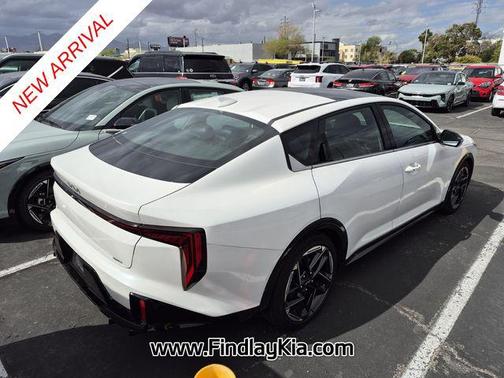 2025 Kia K4 GT-Line