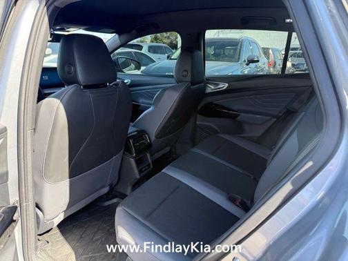 Silver Mist Metallic 2023 Volkswagen ID.4 Pro S