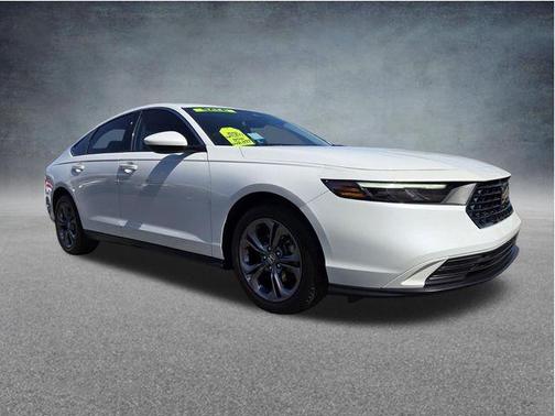 Platinum White Pearl 2023 Honda Accord EX