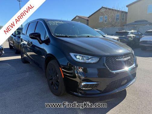 2024 Chrysler Pacifica Hybrid Select