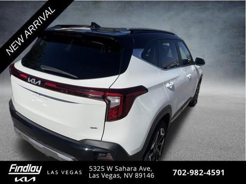 Clear White/Black Roof 2024 Kia Seltos SX Turbo