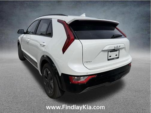 Snow White Pearl 2025 Kia Niro EV Wind