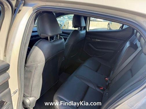 Platinum Quartz Metallic 2024 Mazda Mazda3 2.5 S Select Sport