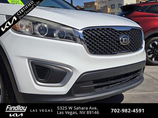 Snow White Pearl 2018 Kia Sorento LX