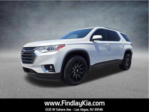 Iridescent Pearl Tricoat 2020 Chevrolet Traverse LT Cloth