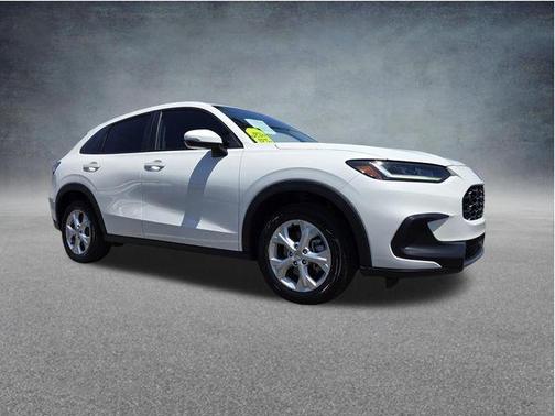 Platinum White Pearl 2023 Honda HR-V LX