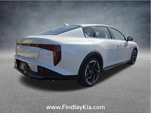 Snow White Pearl 2026 Kia K4 GT-Line