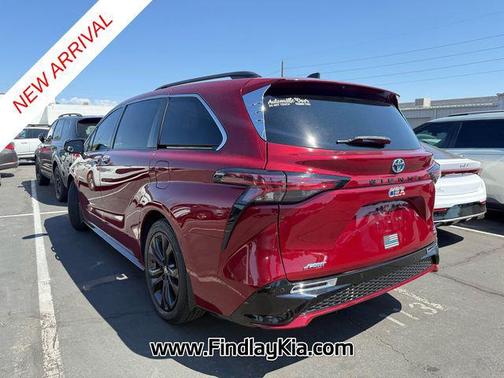 2022 Toyota Sienna XSE 7 Passenger