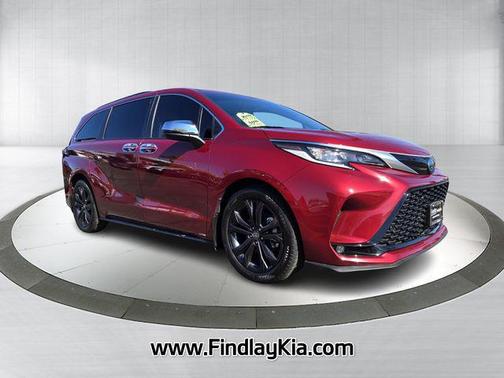 2022 Toyota Sienna XSE 7 Passenger