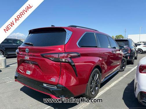 2022 Toyota Sienna XSE 7 Passenger