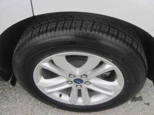 Photo 5 of 16 of 2020 Ford Edge SEL