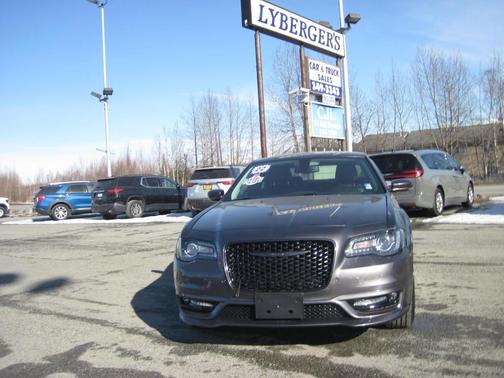 2022 Chrysler 300 Touring L