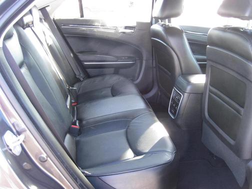 2022 Chrysler 300 Touring L
