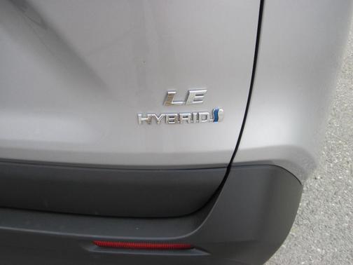 2022 Toyota RAV4 Hybrid LE