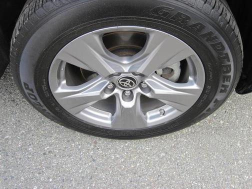 2022 Toyota RAV4 Hybrid LE