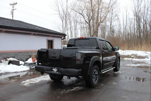 2012 Nissan Titan SV