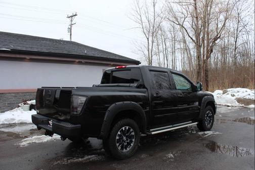 2012 Nissan Titan SV