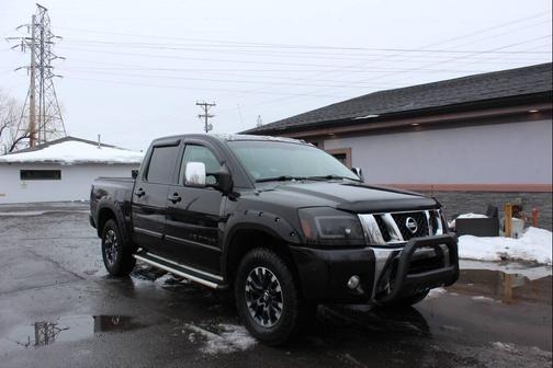 2012 Nissan Titan SV