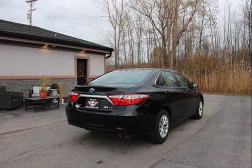 2016 Toyota Camry Hybrid SE