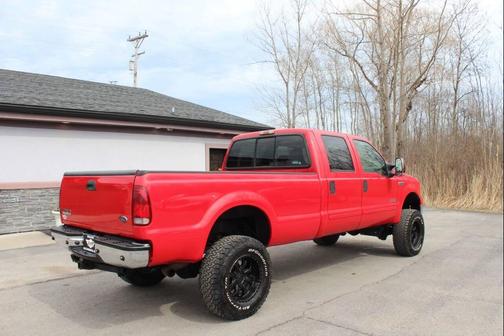 Red Clearcoat 2006 Ford F-250 Lariat