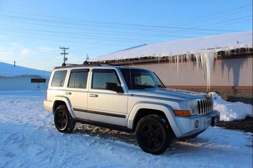 2009 Jeep Commander Sport