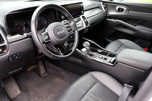 Glacial White Pearl 2022 Kia Sorento SX