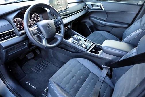 2024 Mitsubishi Outlander SE Black Edition