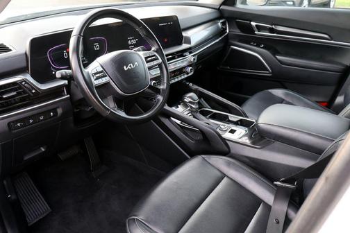 Glacial White Pearl 2025 Kia Telluride S