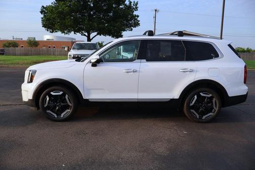 Glacial White Pearl 2025 Kia Telluride S