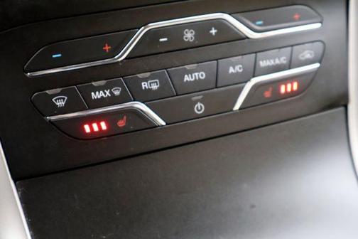 Oxford White 2020 Ford Edge SEL